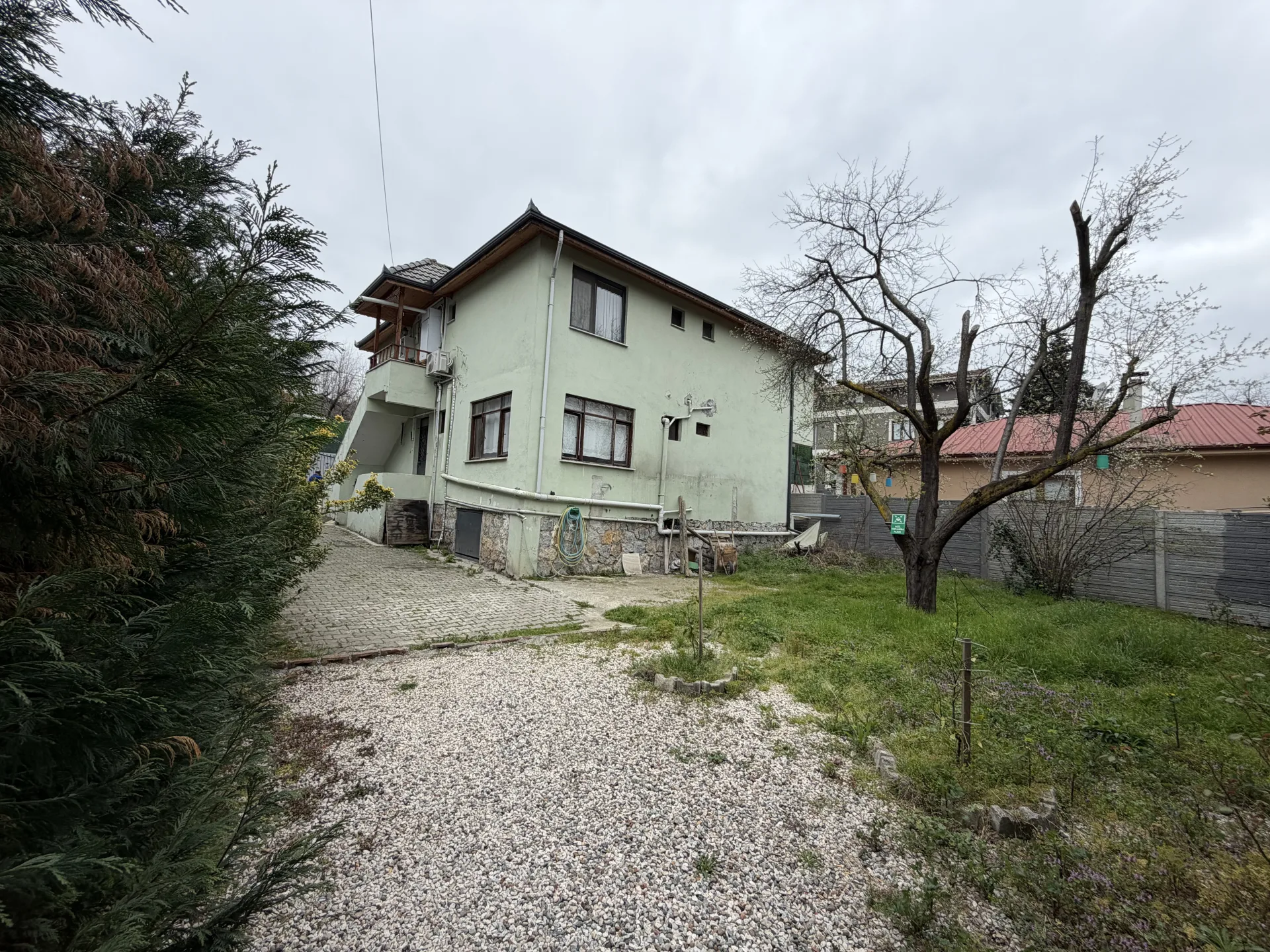 SAPANCA GÖLÜNE ÇOK YAKIN MÜSTAKİL EV & BUNGALOV